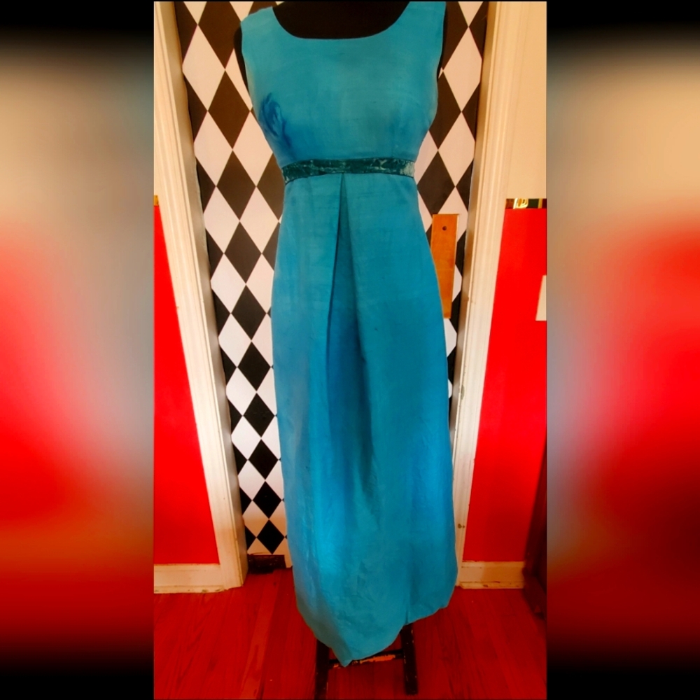 1970s empire waist peasent dress